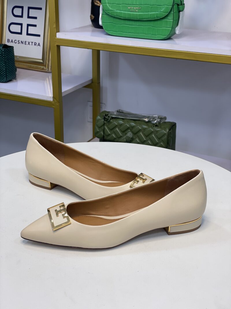 TORY BURCH CREAM FLATS
